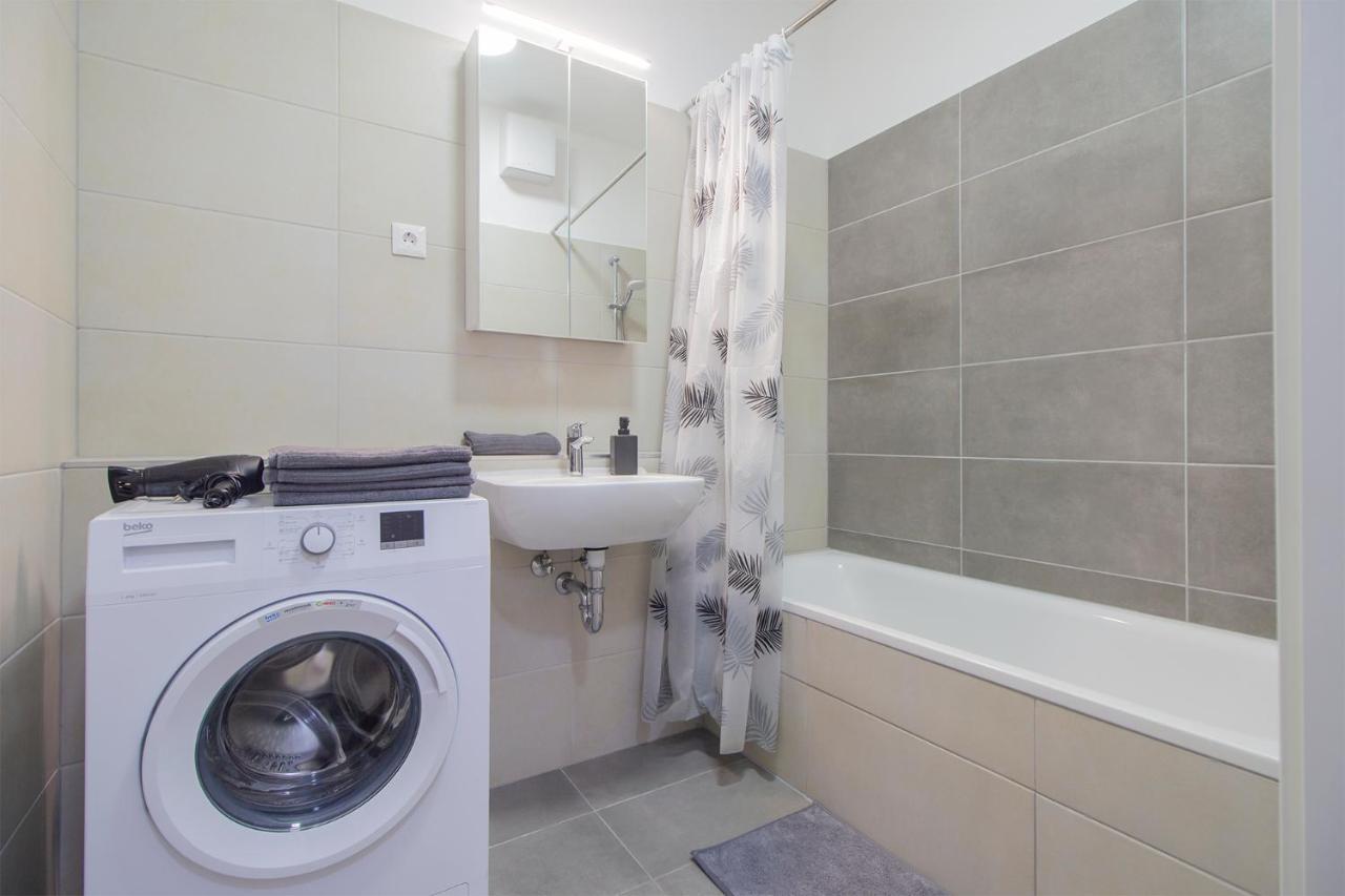Apartamento Corvin Modern Two Bedroom Free Parking Budapeste