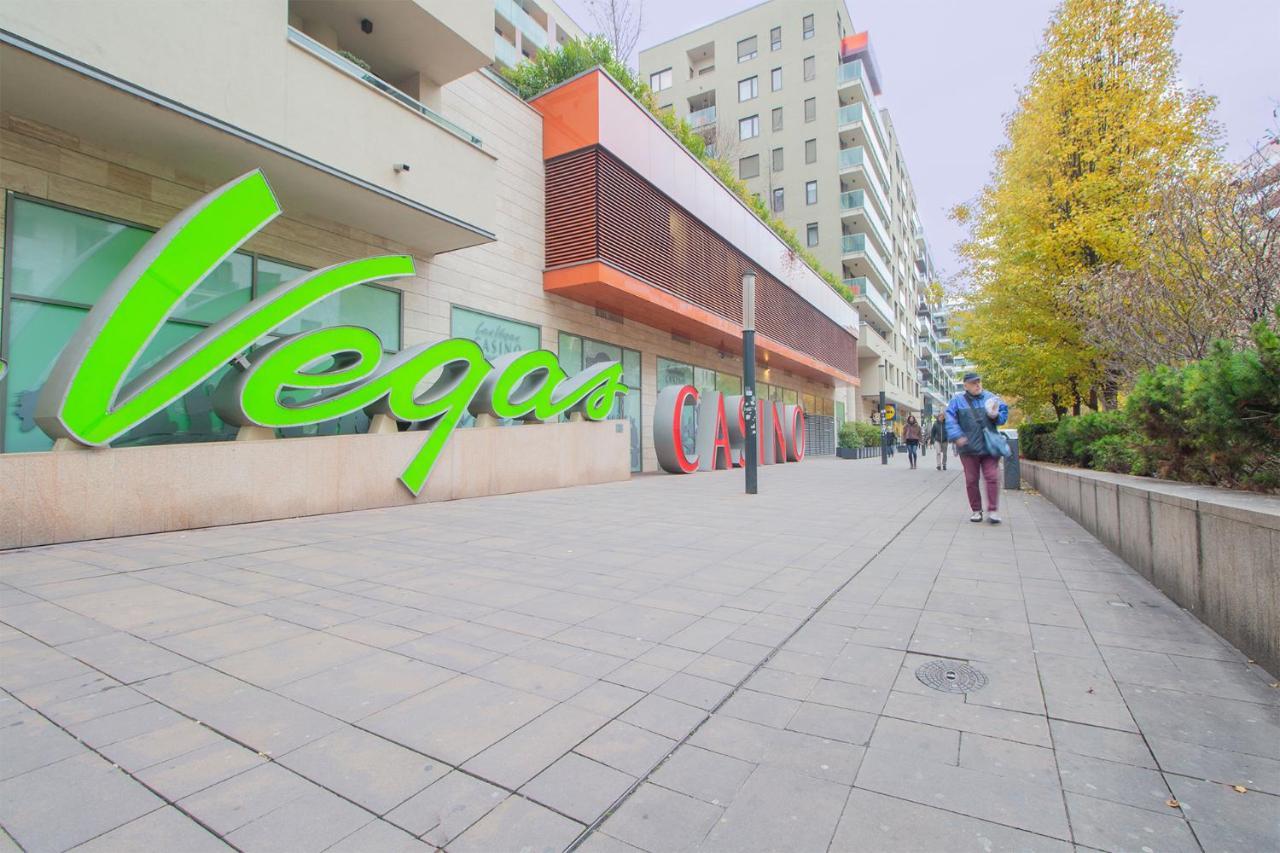 Corvin Modern Two Bedroom Free Parking Apartament *