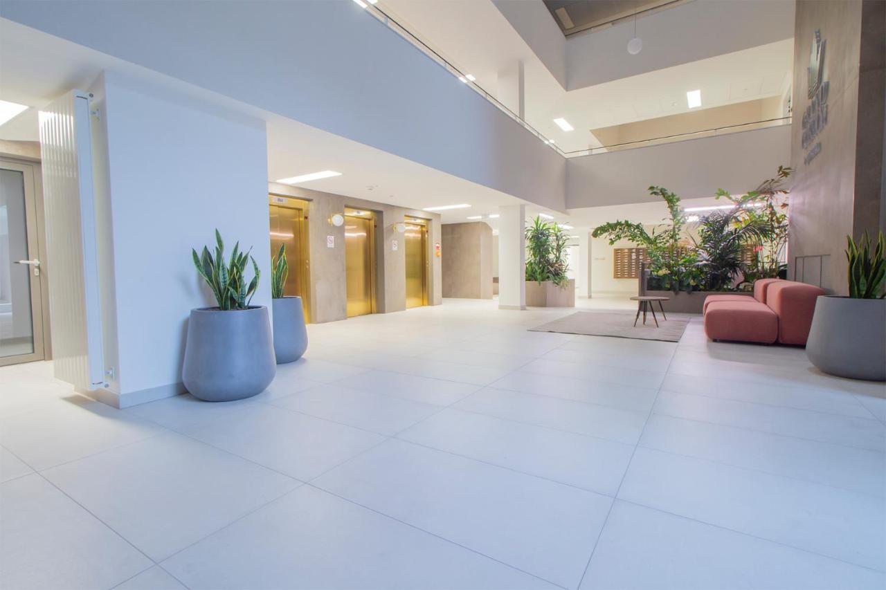 Apartament Corvin Modern Two Bedroom Free Parking *