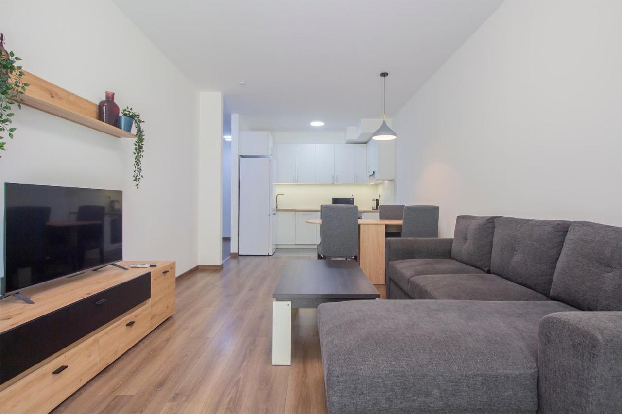 Corvin Modern Two Bedroom Free Parking Apartament