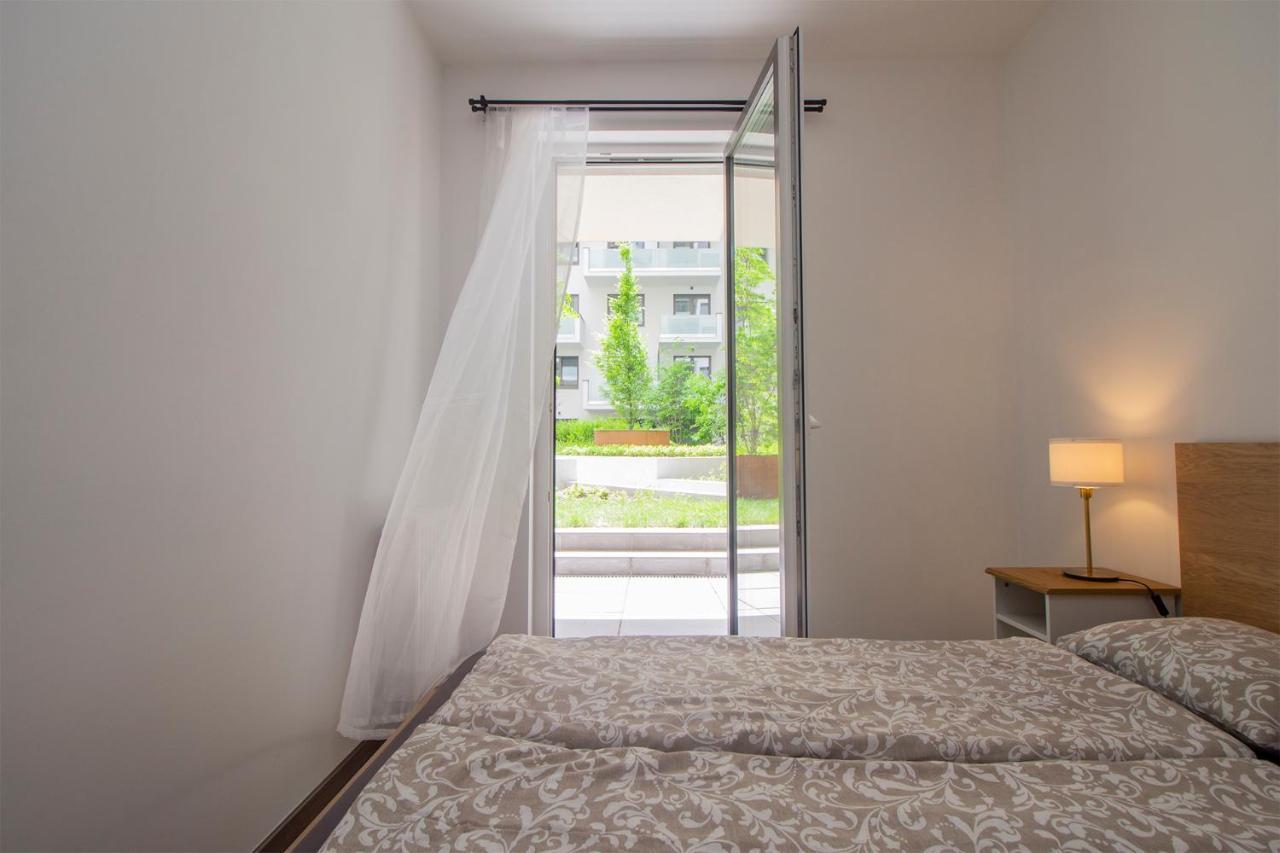 Apartament Corvin Modern Two Bedroom Free Parking
