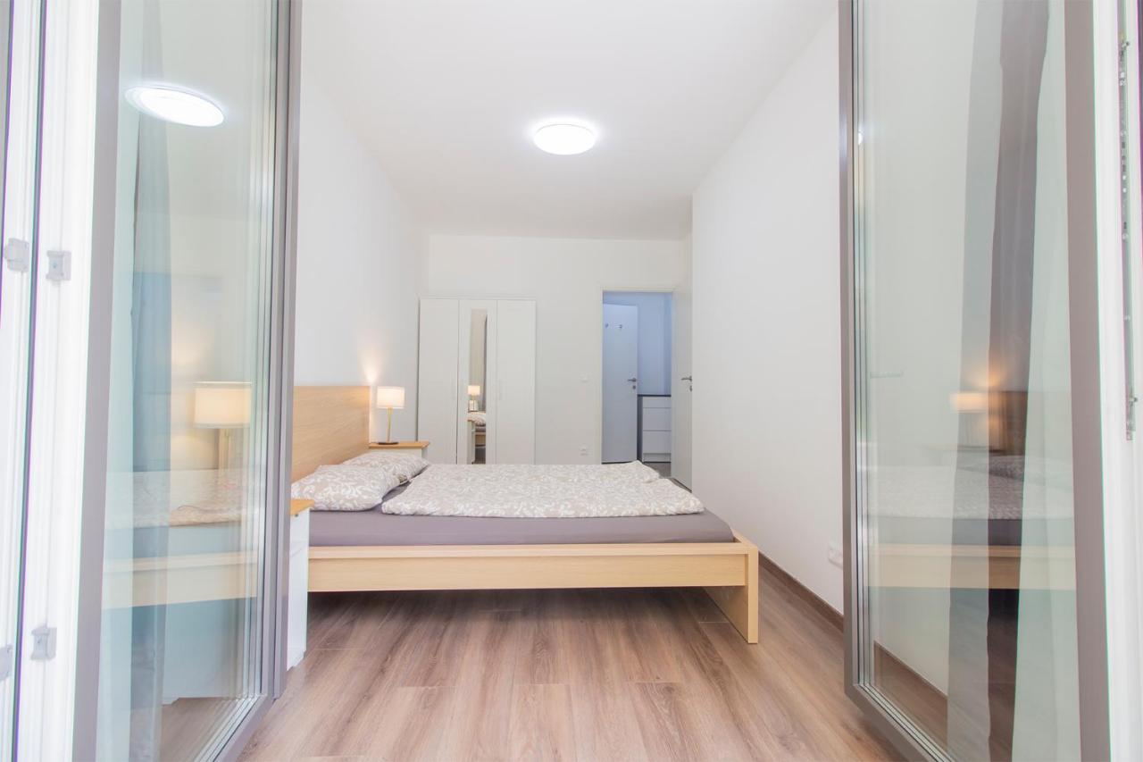 Corvin Modern Two Bedroom Free Parking Apartament