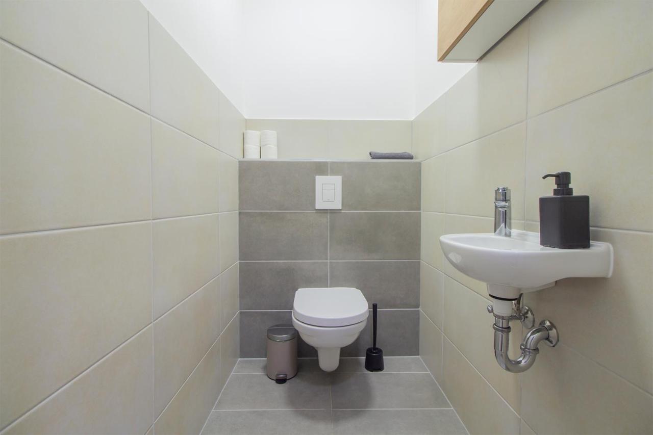 Corvin Modern Two Bedroom Free Parking Apartament