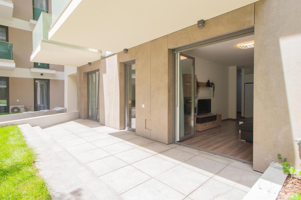 Corvin Modern Two Bedroom Free Parking Apartament