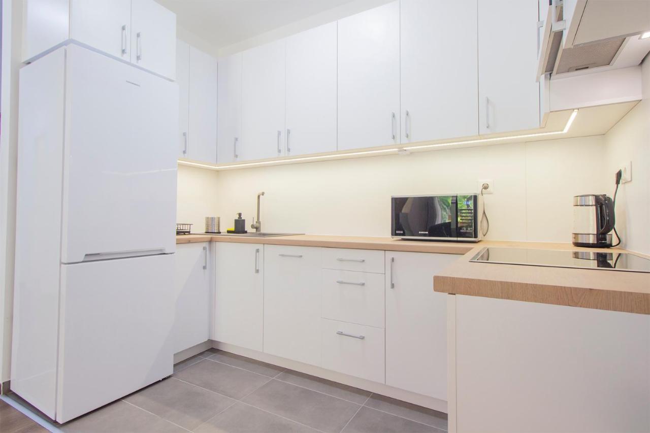 Corvin Modern Two Bedroom Free Parking Apartament *