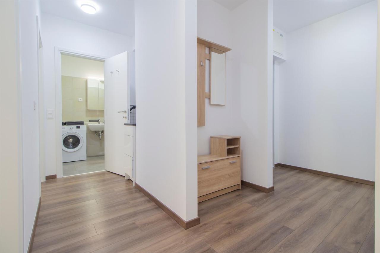 Corvin Modern Two Bedroom Free Parking * Budapeszt